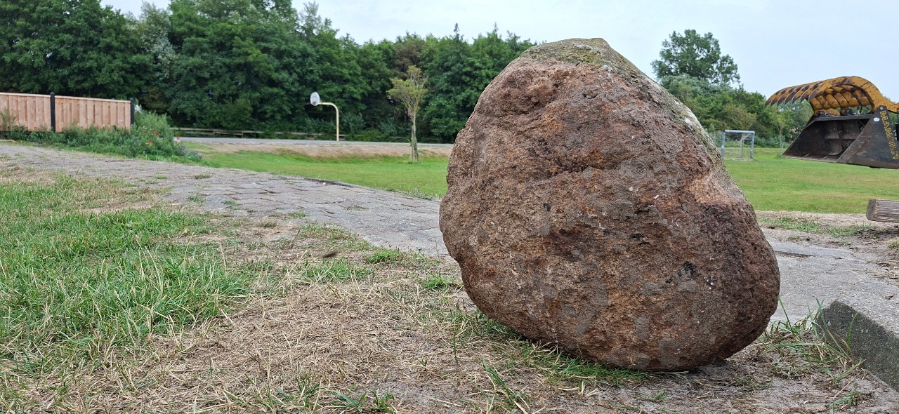 Grenssteen van een voormalige Amelander egge